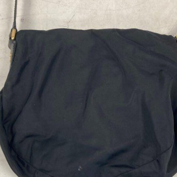 Marc by Marc Jacobs Black Zip Closure Crossbody Bag – Classic & Functional - Picture 3 of 8